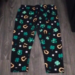 No Boundaries Kids Pajama Bottoms with Shamrocks and Horseshoes